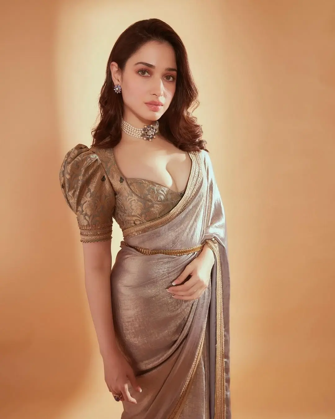 TAMANNA BHATIA IN TRADITIONAL VIOLET COLOUR SAREE 2